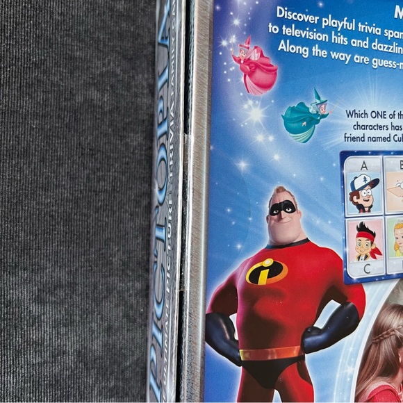 NIB Disney Pictopia Family Picture-Trivia Game - Picture 5 of 5